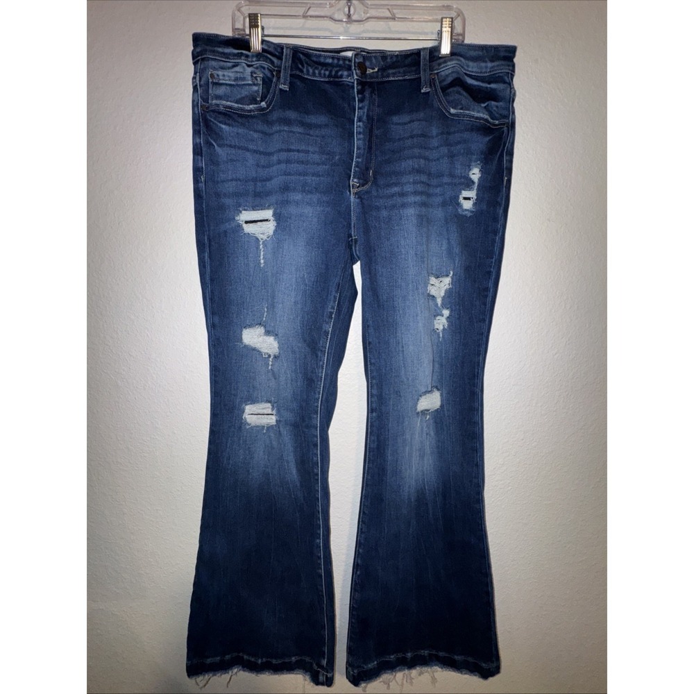 Petra 153 jeans Women's Size 16W Flare Distressed Frayed Mid Rise‎